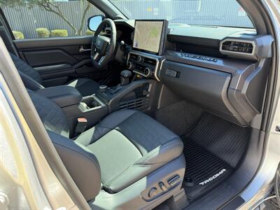 2026 Toyota Tacoma TRD Off Road HV   - Photo 33 - Mesa, AZ 85212