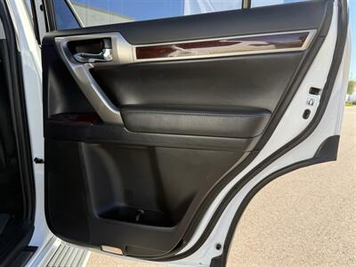 2019 Lexus GX 460   - Photo 30 - Mesa, AZ 85212