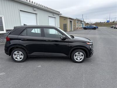 2021 Hyundai VENUE SE   - Photo 3 - Clarenville, NL A5A 2C4