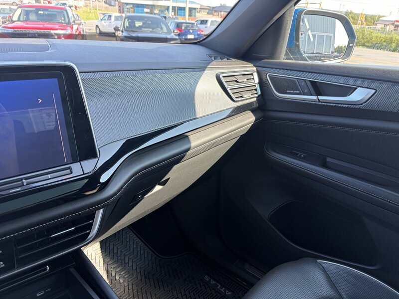 2024 Volkswagen Atlas Cross Sport SEL Premium R-Line 4Motion - Photo 10 - Clarenville, NL A5A 2C4