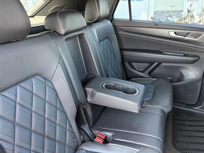 2024 Volkswagen Atlas Cross Sport SEL Premium R-Line 4Motion - Photo 19 - Clarenville, NL A5A 2C4