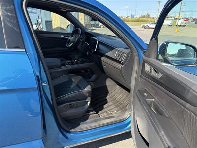 2024 Volkswagen Atlas Cross Sport SEL Premium R-Line 4Motion - Photo 5 - Clarenville, NL A5A 2C4