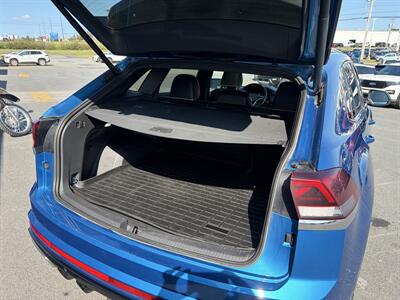 2024 Volkswagen Atlas Cross Sport SEL Premium R-Line 4Motion - Photo 16 - Clarenville, NL A5A 2C4
