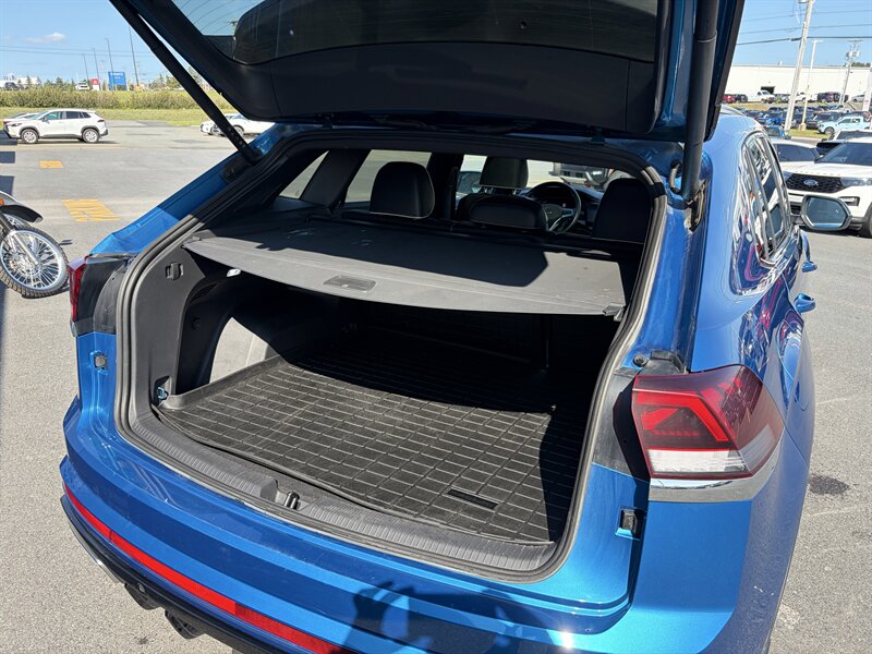 2024 Volkswagen Atlas Cross Sport SEL Premium R-Line 4Motion - Photo 16 - Clarenville, NL A5A 2C4