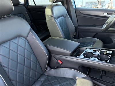 2024 Volkswagen Atlas Cross Sport SEL Premium R-Line 4Motion - Photo 7 - Clarenville, NL A5A 2C4