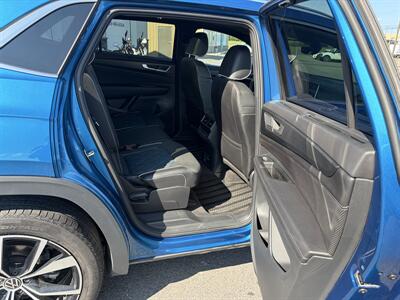 2024 Volkswagen Atlas Cross Sport SEL Premium R-Line 4Motion - Photo 17 - Clarenville, NL A5A 2C4
