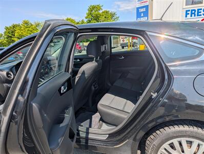 2021 Kia Forte5 EX - Photo 9 - St John's, NL A1B 1C2