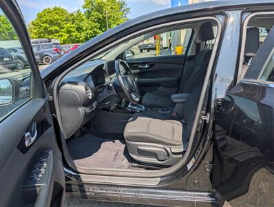 2021 Kia Forte5 EX - Photo 4 - St John's, NL A1B 1C2