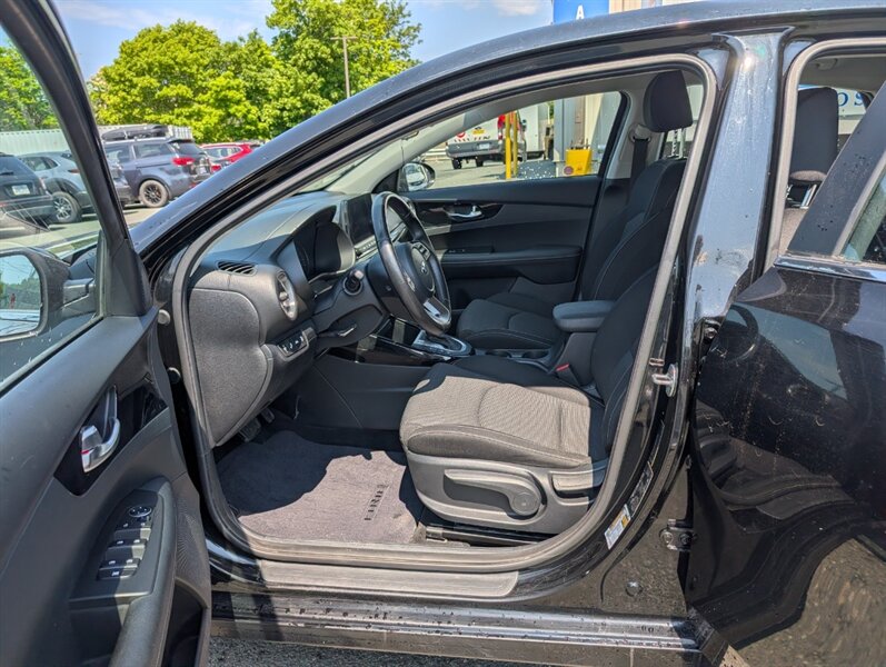 2021 Kia Forte5 EX - Photo 4 - St John's, NL A1B 1C2