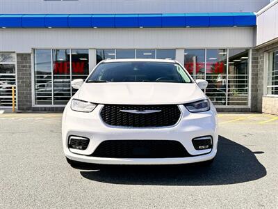 2021 Chrysler Pacifica Touring L   - Photo 2 - St John's, NL A1B 1C2