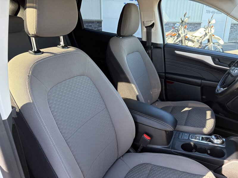 2022 Ford Escape SE - Photo 6 - Clarenville, NL A5A 2C4