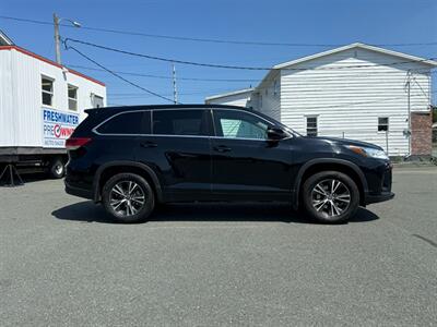 2018 Toyota Highlander LE   - Photo 4 - St John's, NL A1B 1C2