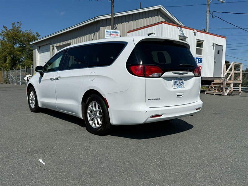 2020 Chrysler Pacifica LX - Photo 7 - St John's, NL A1B 1C2