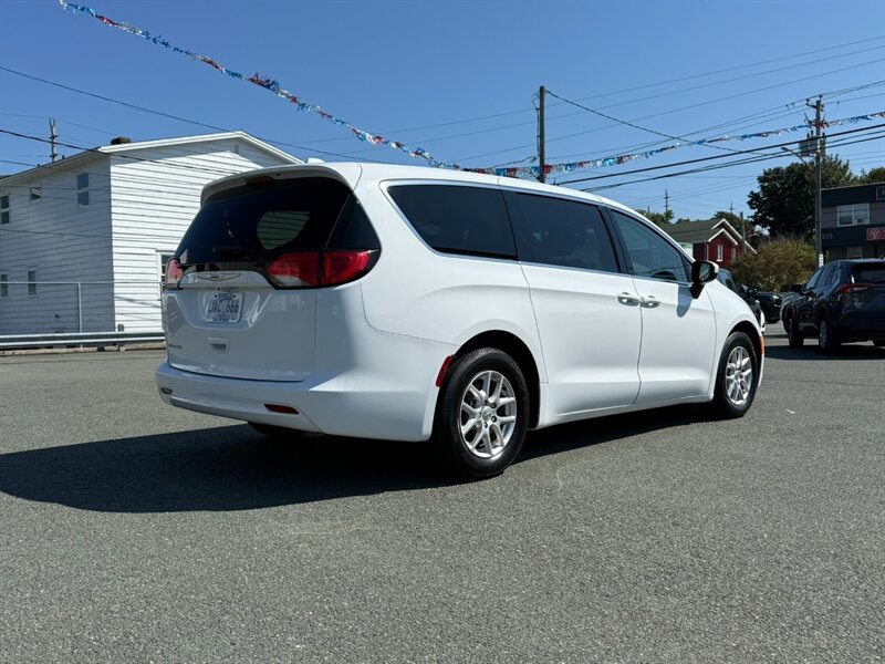 2020 Chrysler Pacifica LX   - Photo 5 - St John's, NL A1B 1C2