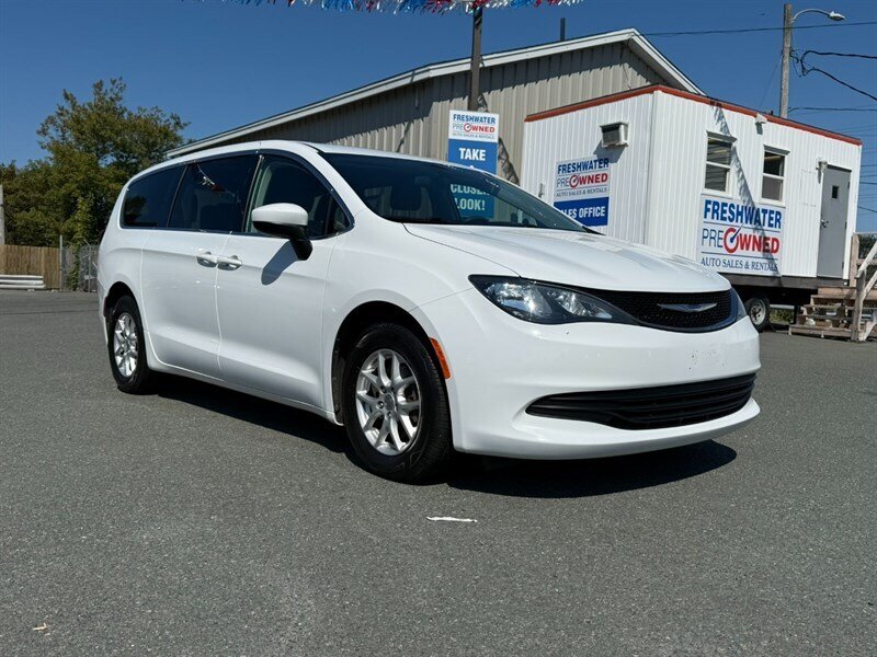 2020 Chrysler Pacifica LX - Photo 3 - St John's, NL A1B 1C2