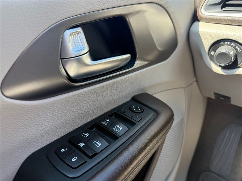 2020 Chrysler Pacifica LX - Photo 24 - St John's, NL A1B 1C2