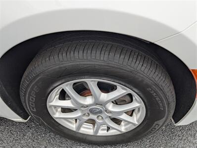 2020 Chrysler Pacifica LX   - Photo 6 - St John's, NL A1B 1C2
