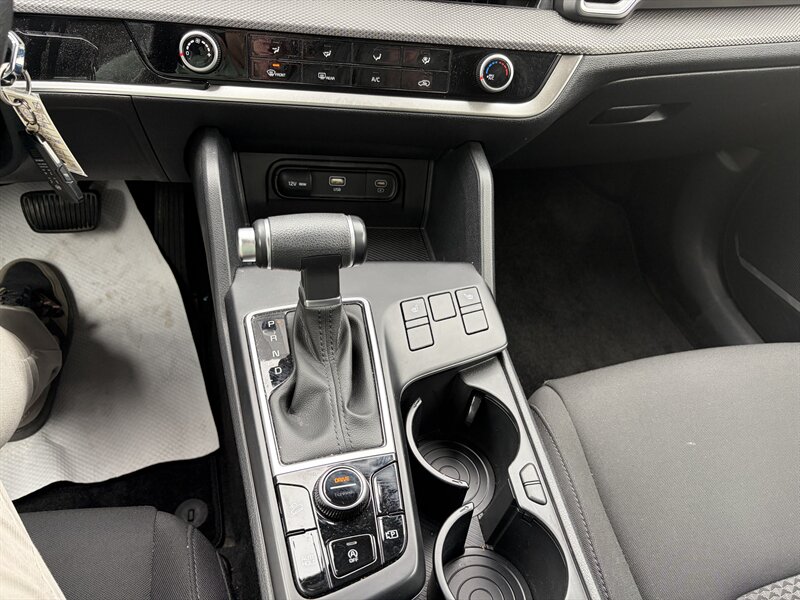 2024 Kia Sportage LX - Photo 9 - Clarenville, NL A5A 2C4