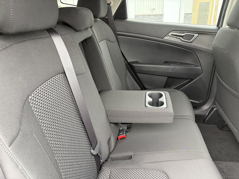 2024 Kia Sportage LX - Photo 17 - Clarenville, NL A5A 2C4