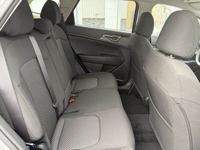 2024 Kia Sportage LX - Photo 16 - Clarenville, NL A5A 2C4