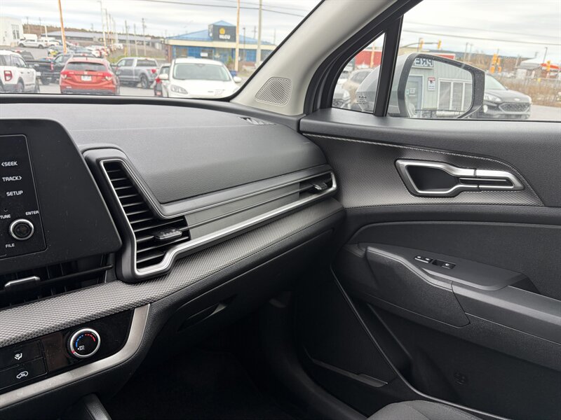 2024 Kia Sportage LX - Photo 10 - Clarenville, NL A5A 2C4