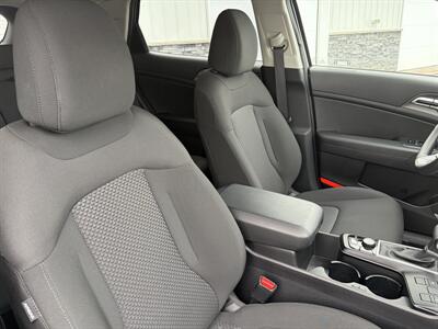2024 Kia Sportage LX - Photo 7 - Clarenville, NL A5A 2C4
