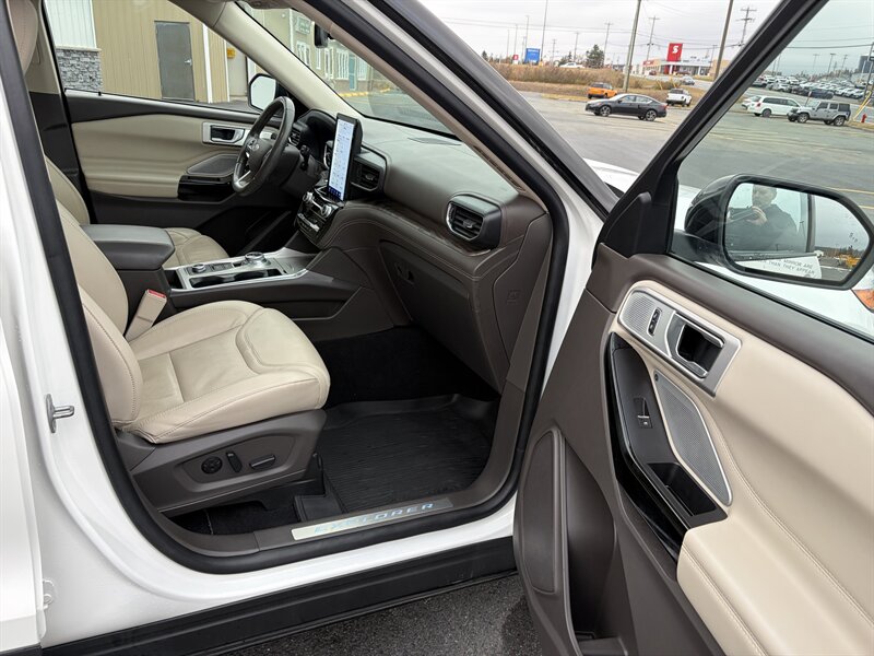 2022 Ford Explorer Platinum - Photo 5 - Clarenville, NL A5A 2C4