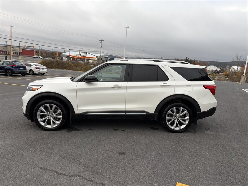 2022 Ford Explorer Platinum - Photo 3 - Clarenville, NL A5A 2C4