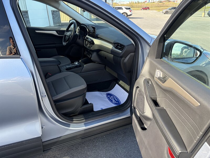 2022 Ford Escape Hybrid SE - Photo 5 - Clarenville, NL A5A 2C4