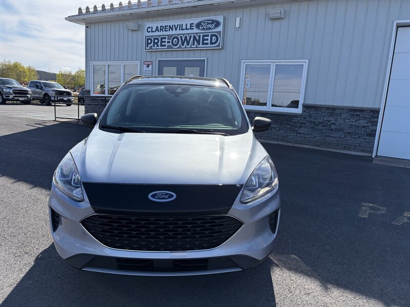 2022 Ford Escape Hybrid SE   - Photo 1 - Clarenville, NL A5A 2C4