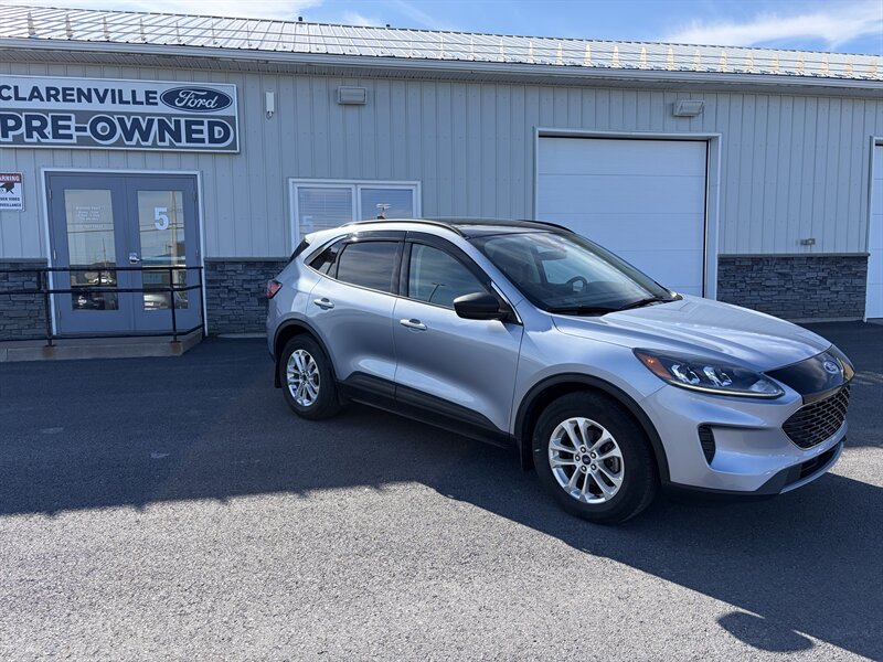 2022 Ford Escape Hybrid SE - Photo 2 - Clarenville, NL A5A 2C4
