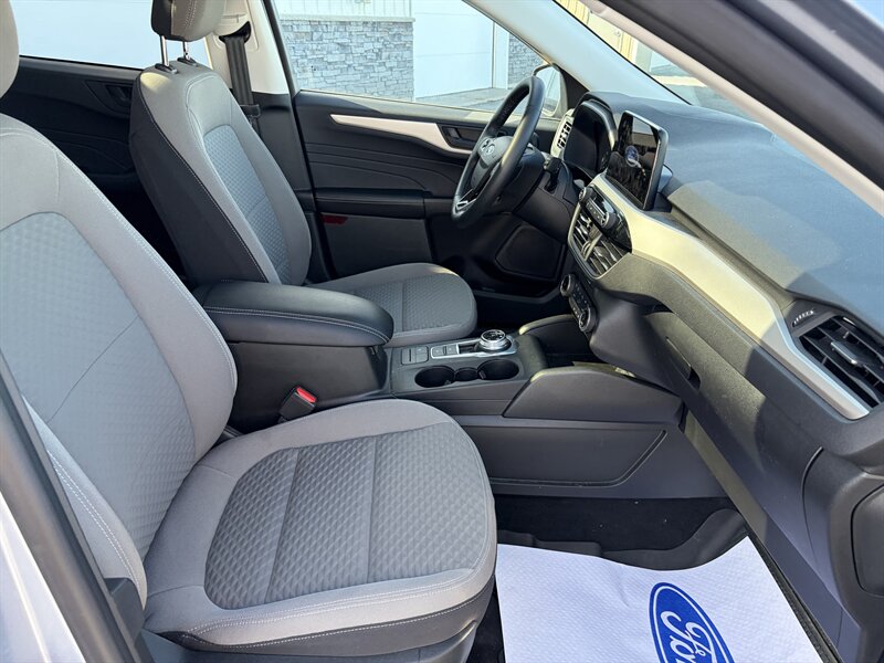 2022 Ford Escape Hybrid SE - Photo 6 - Clarenville, NL A5A 2C4