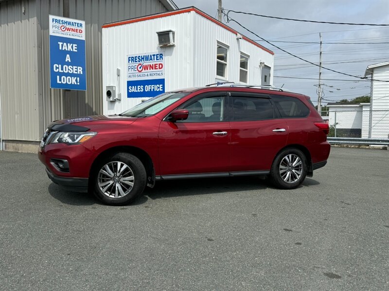 2018 Nissan Pathfinder SV  