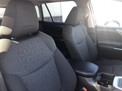 2022 Toyota RAV4 XLE   - Photo 7 - Clarenville, NL A5A 2C4