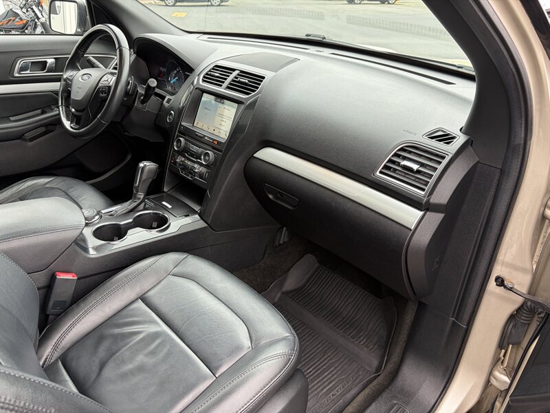 2017 Ford Explorer XLT - Photo 7 - Clarenville, NL A5A 2C4