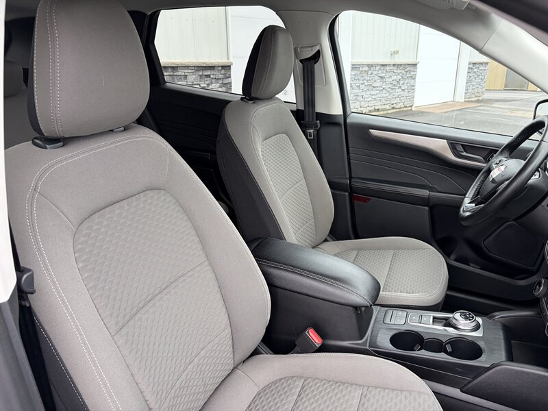 2022 Ford Escape SE - Photo 6 - Clarenville, NL A5A 2C4