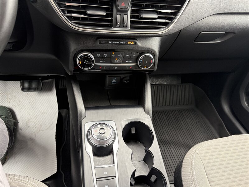 2022 Ford Escape SE - Photo 9 - Clarenville, NL A5A 2C4