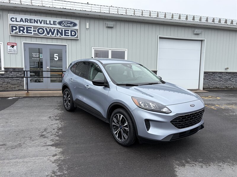 2022 Ford Escape SE - Photo 2 - Clarenville, NL A5A 2C4