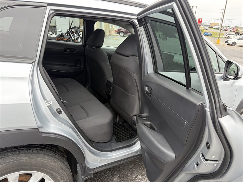 2022 Toyota Corolla Cross LE - Photo 16 - Clarenville, NL A5A 2C4