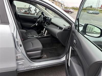 2022 Toyota Corolla Cross LE - Photo 5 - Clarenville, NL A5A 2C4