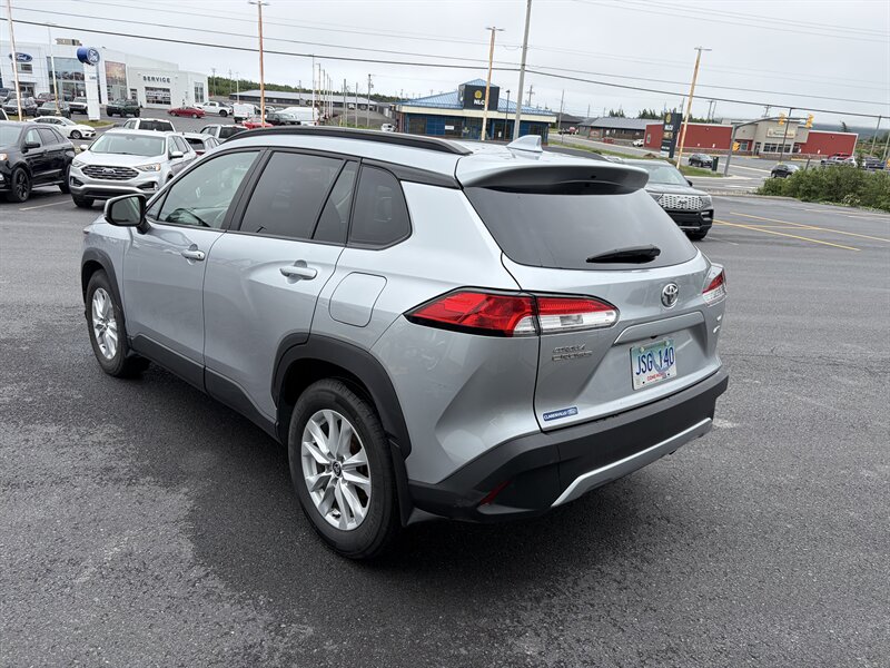 2022 Toyota Corolla Cross LE - Photo 4 - Clarenville, NL A5A 2C4
