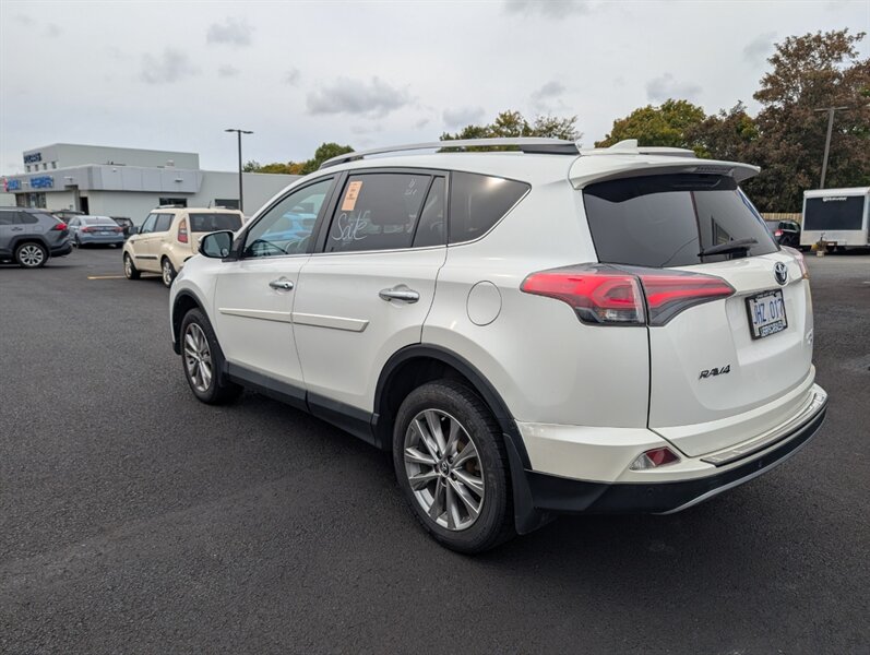 2018 Toyota RAV4 Limited - Photo 8 - St John's, NL A1B 1C2