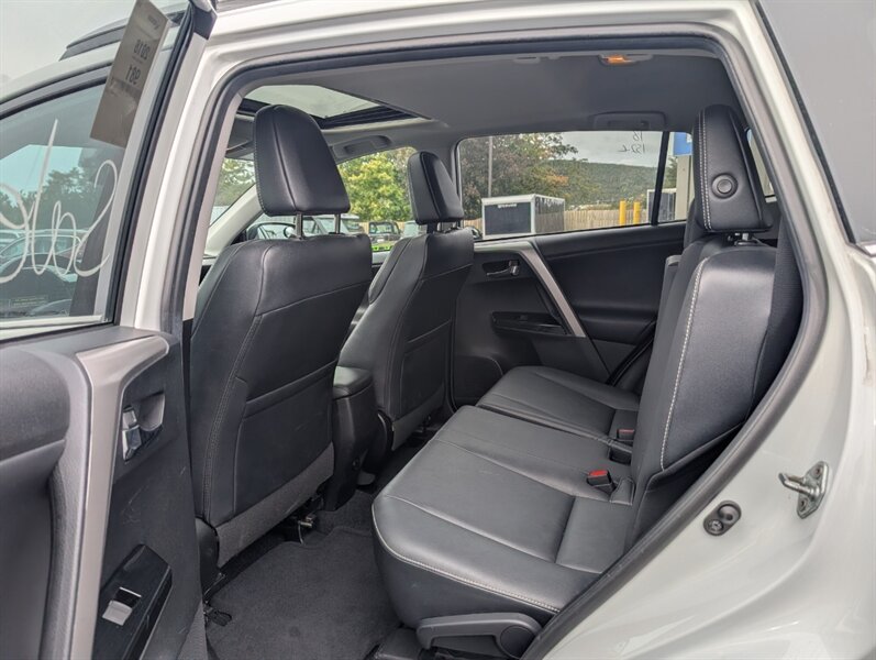 2018 Toyota RAV4 Limited - Photo 9 - St John's, NL A1B 1C2