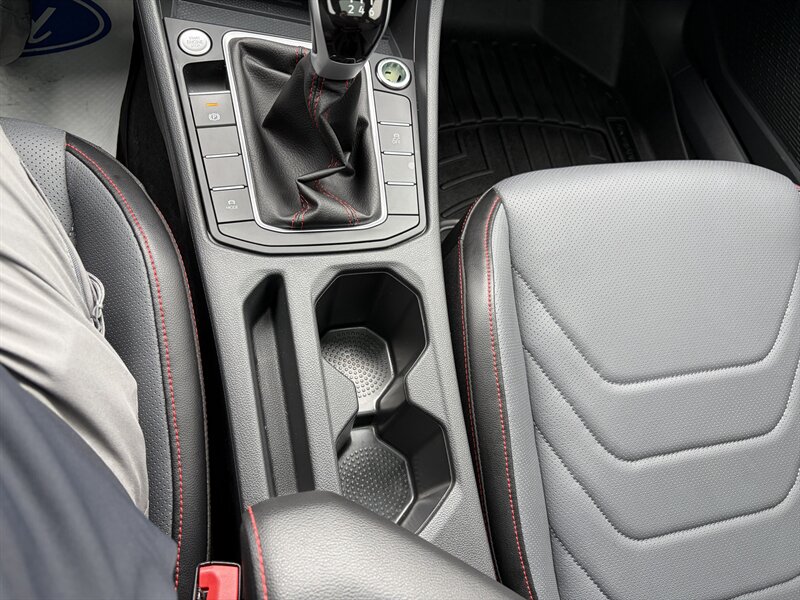 2025 Volkswagen Jetta GLI Autobahn - Photo 10 - Clarenville, NL A5A 2C4