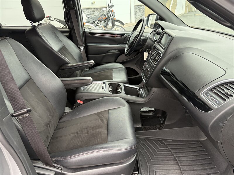 2019 Dodge Grand Caravan SXT 35th Anniversary Edition - Photo 7 - Clarenville, NL A5A 2C4