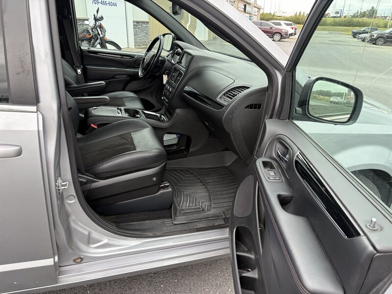 2019 Dodge Grand Caravan SXT 35th Anniversary Edition - Photo 6 - Clarenville, NL A5A 2C4