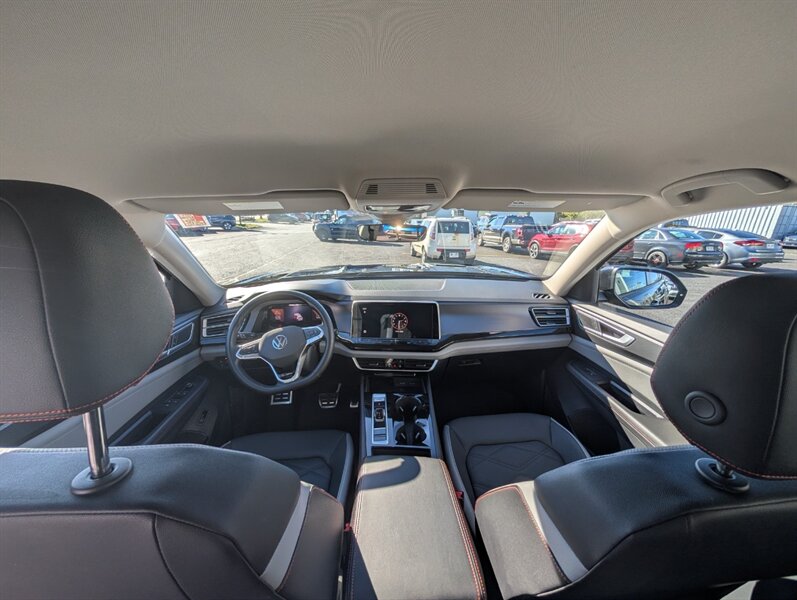 2025 Volkswagen Atlas Peak Edition 4Motion - Photo 10 - St John's, NL A1B 1C2
