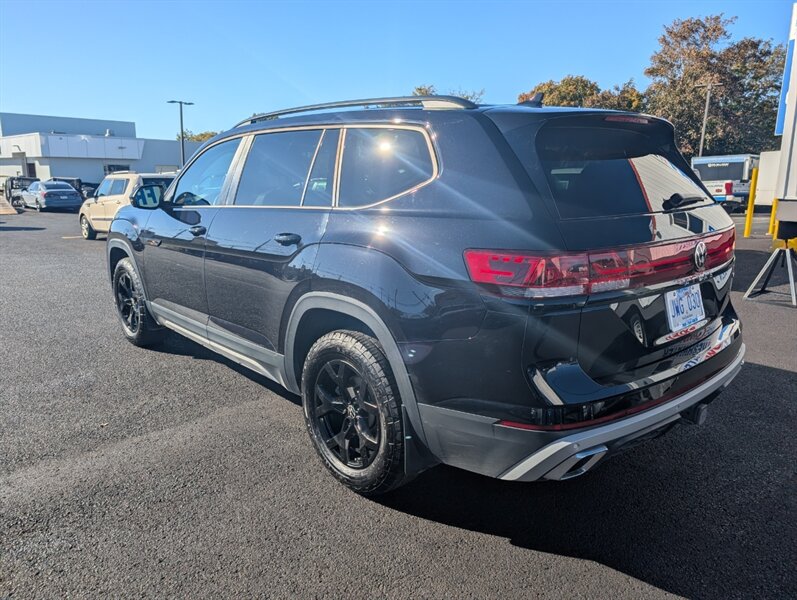 2025 Volkswagen Atlas Peak Edition 4Motion - Photo 8 - St John's, NL A1B 1C2