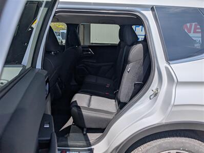2024 Mitsubishi Outlander ES 7 Seater   - Photo 10 - St John's, NL A1B 1C2