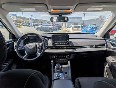 2024 Mitsubishi Outlander ES 7 Seater   - Photo 8 - St John's, NL A1B 1C2